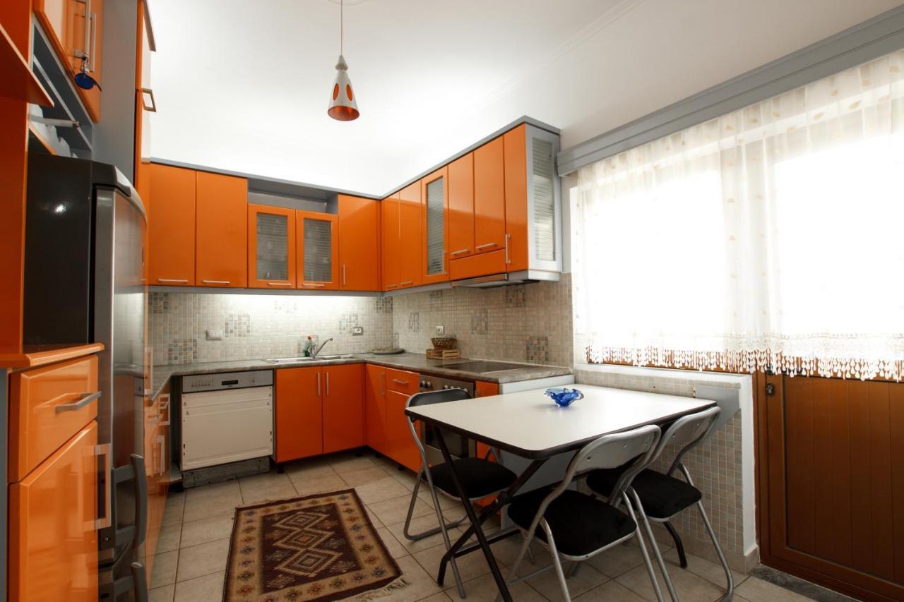 Emblematic House Apartment 2 Gjirokastër Rum bild