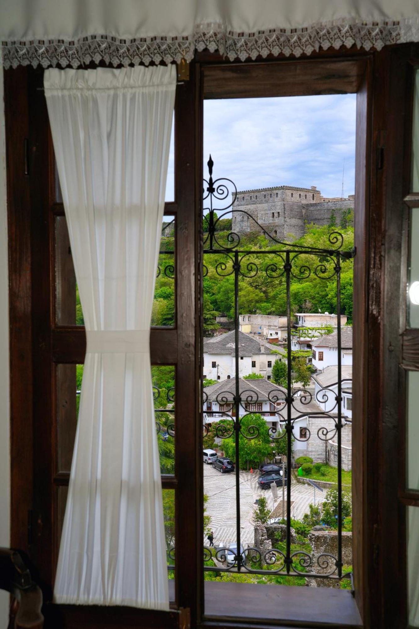 Emblematic House Apartment 2 Gjirokastër Exteriör bild
